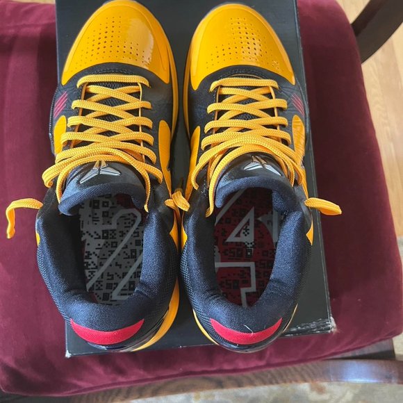 Nike Men's Yellow and Black Trainers
